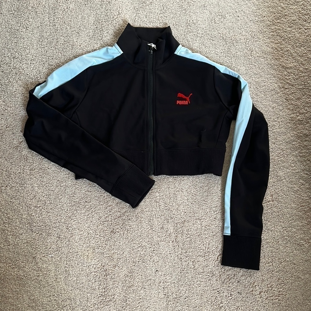 Puma top